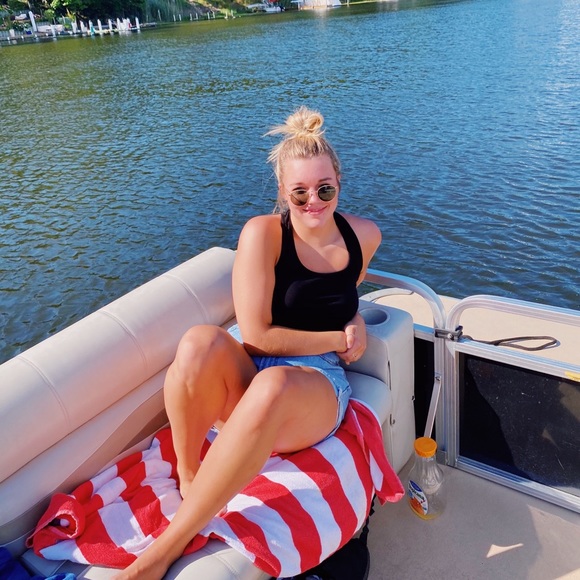 Meet your Posher, Kiley - Picture 1 of 1